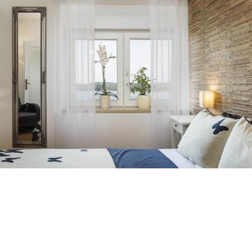 Apartment Akvileia