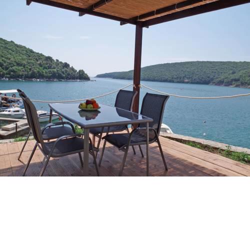 Apartment Alba 2+2 few steps from sea in Krnica