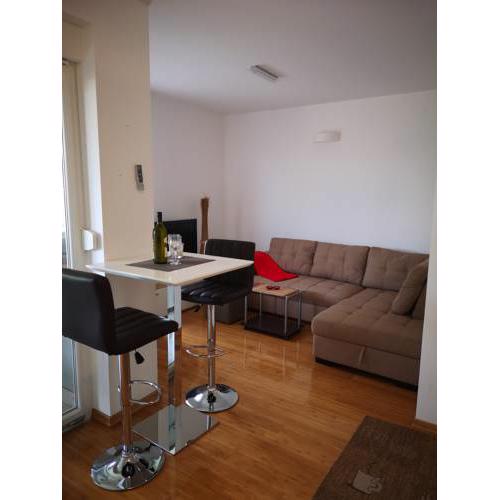 APARTMENT ALEX