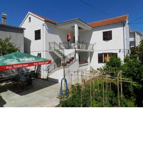 Apartment and Room Ivica