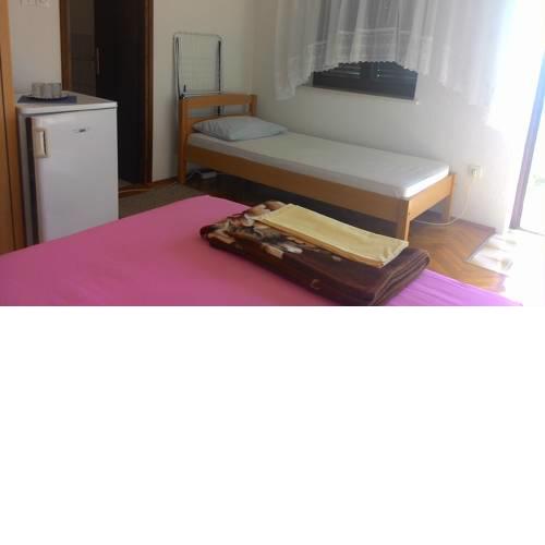 Apartment and Rooms Busa 3