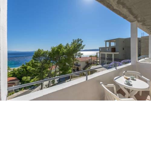 Apartment and Rooms Lile