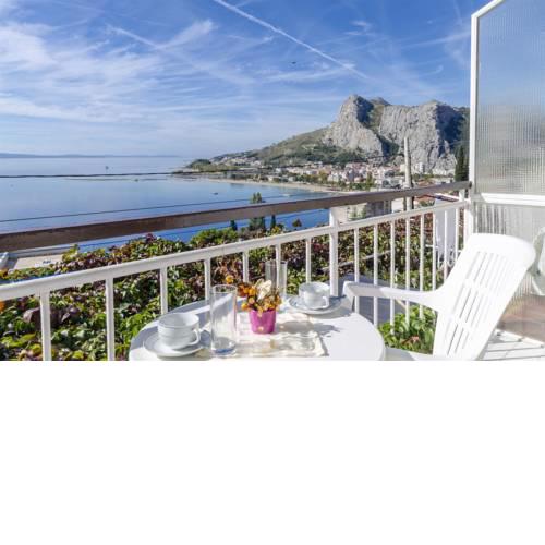 Apartment and Rooms Tatjana