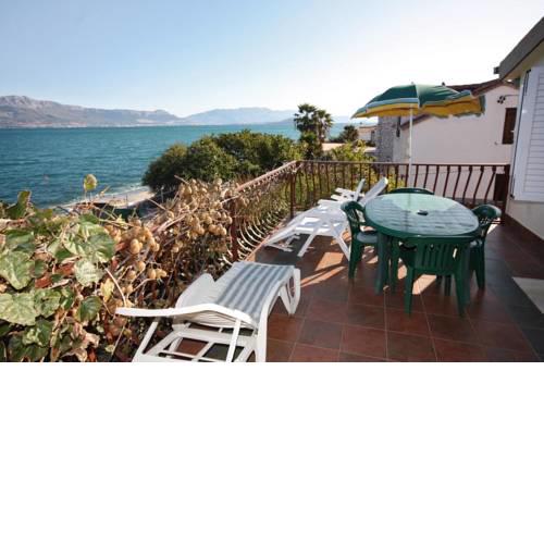 Apartment Arbanija 5220b