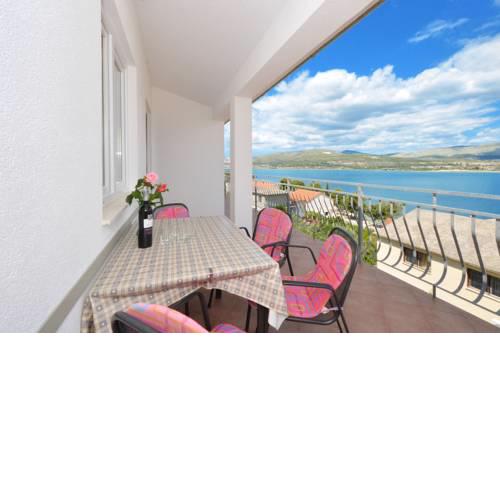 Apartment Arbanija A2