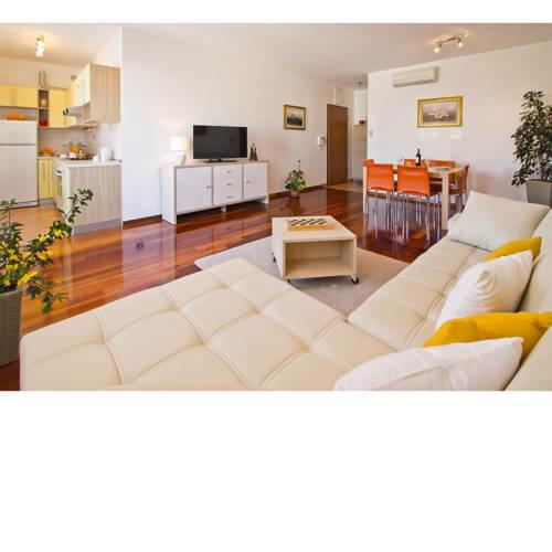 Apartment Astra