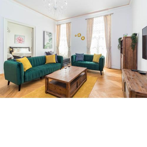Apartment Augier - Elegant & Spacious - City Centre with Free Parking