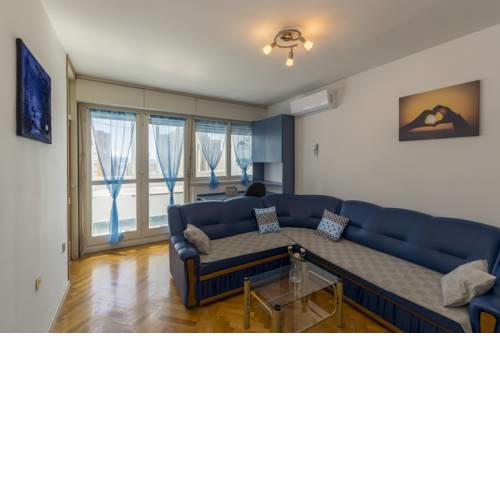 Apartment Azure Split