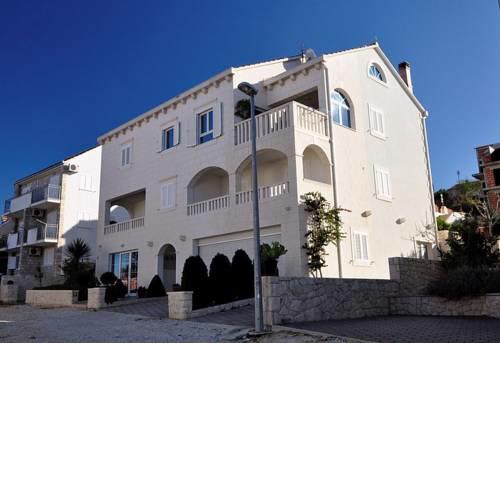 Apartment Bila Kuća 4211