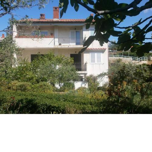 Apartment Biserka close to town centre