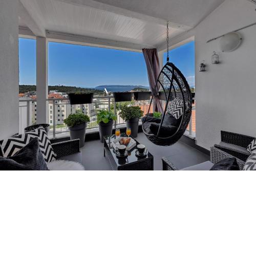 Apartment Black & White