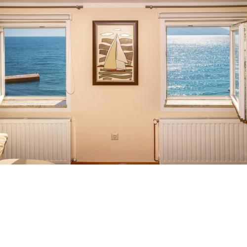 Apartment Bojan with Terrace and Sea View