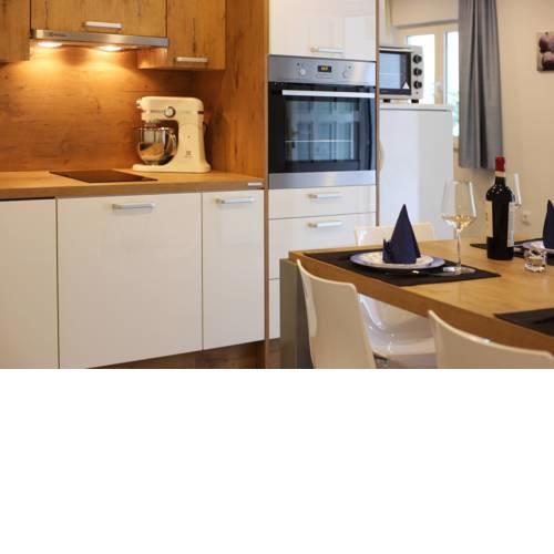 Apartment Brela for 6 with outdoor pool