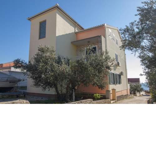 Apartment Brodarica 5736a