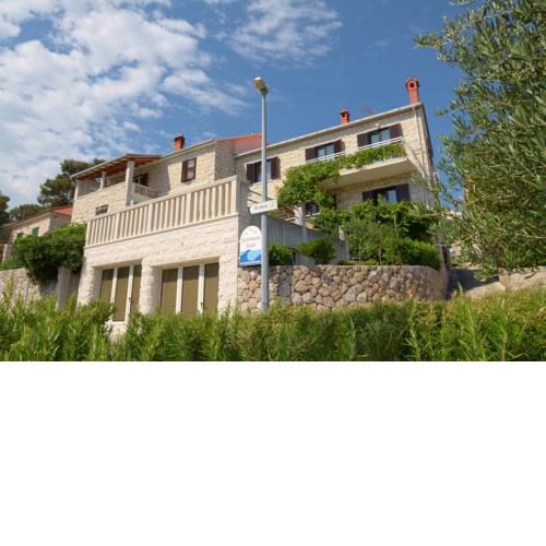 Apartment by the sea Fanita
