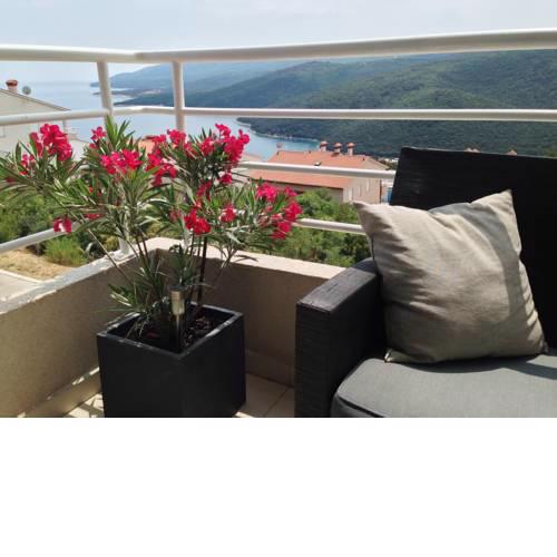 Apartment Cami -Stylish apartment with a beautiful seaview