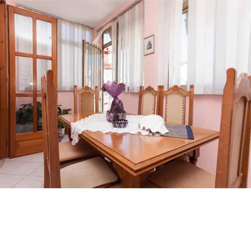 Apartment Carera