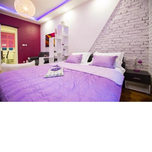 Apartment Center Four stars
