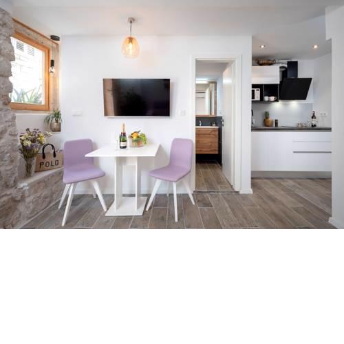 Apartment Cetto-Historic Centre