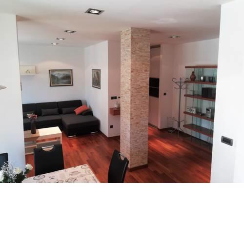Apartment Commodious right in the centre
