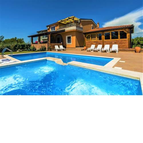 Apartment Complex Villa Visnjan with Pool