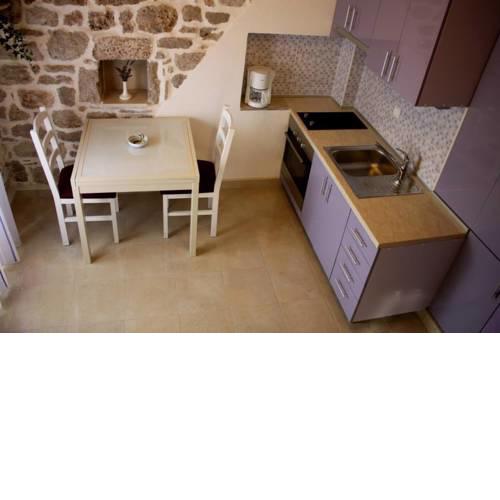 Apartment Cukarin A2 BOL-CENTER, Croatia