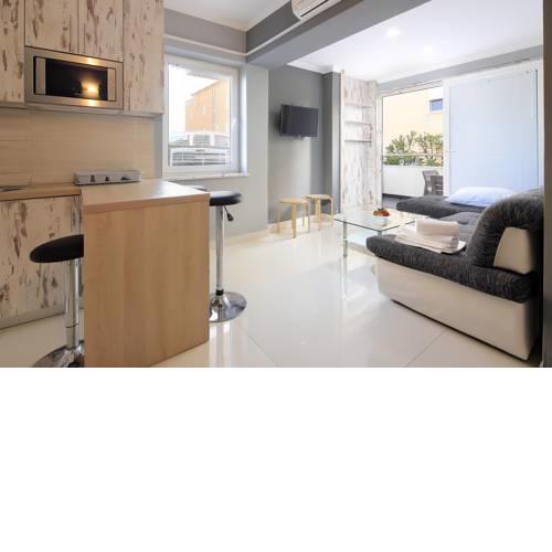 Apartment Dado