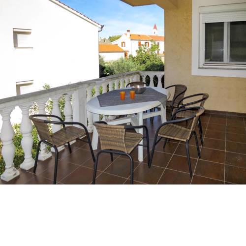 Apartment Davor (UGL514)