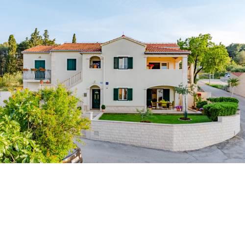 Apartment Deni