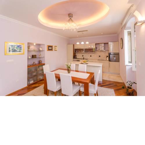 Apartment Djivo