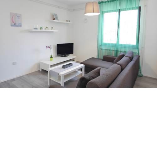 Apartment Dollar