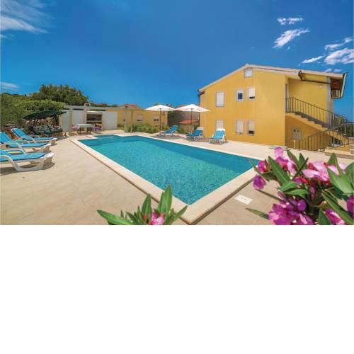 Apartment Drvenik Mali with Sea View 01