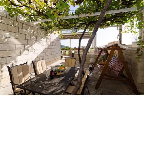 City Center Apartment - with parking and shared terrace