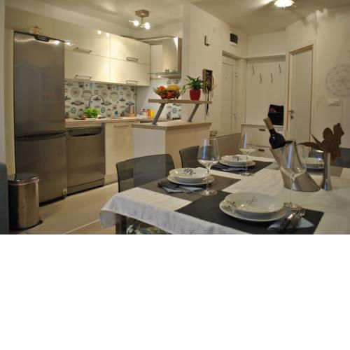 Apartment E & T