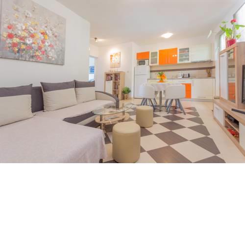 Apartment Edi Centrally Located