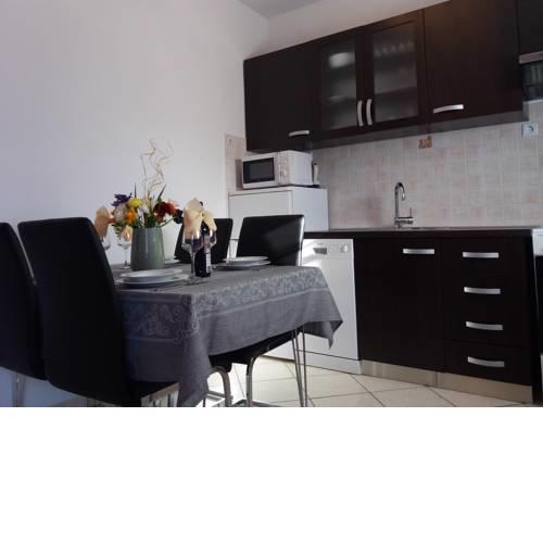 Apartment Ema, quiet place, free parking