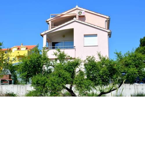 Apartment Ema