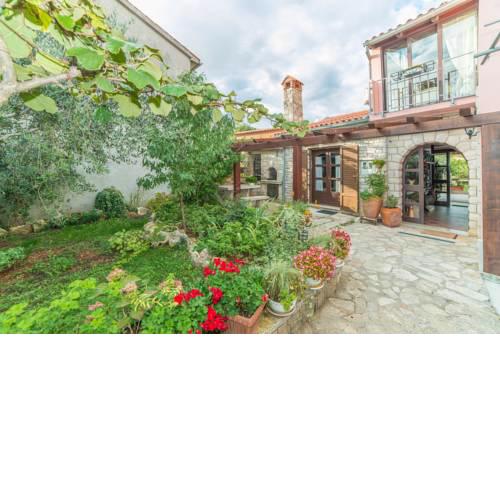 Apartment Emilia 330