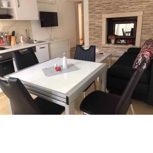 Apartment Eni