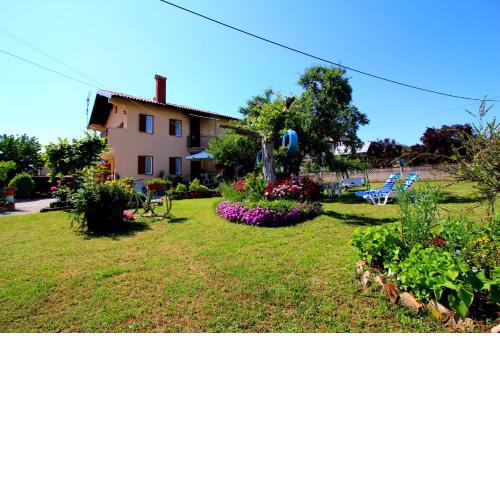 Apartment Fero with beautiful garden