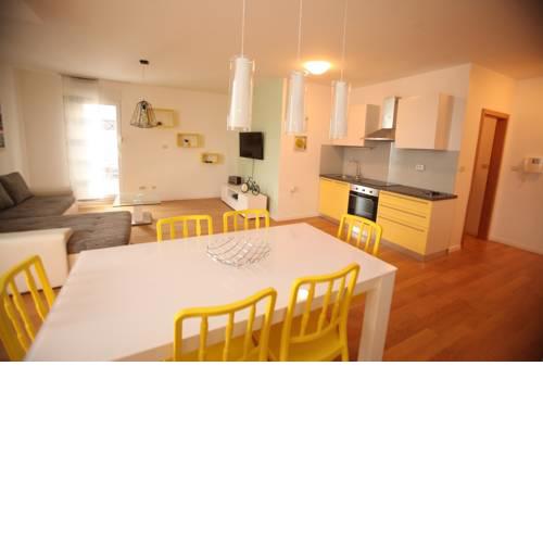 Apartment Flores