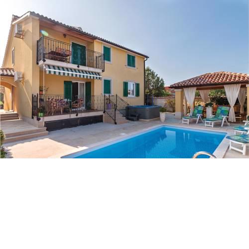 Apartment Fondole 12