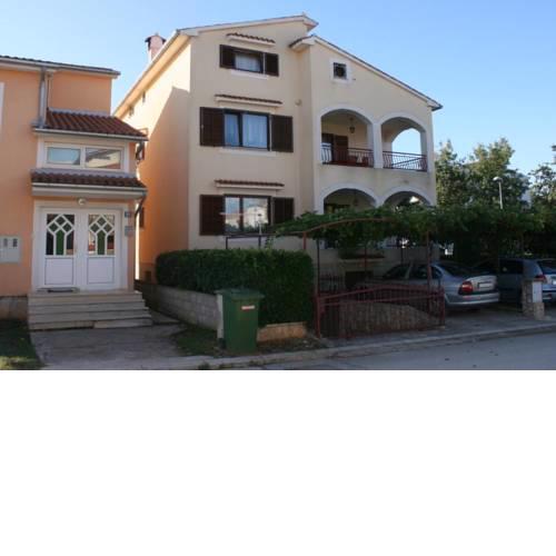 Apartment Funtana 2239b