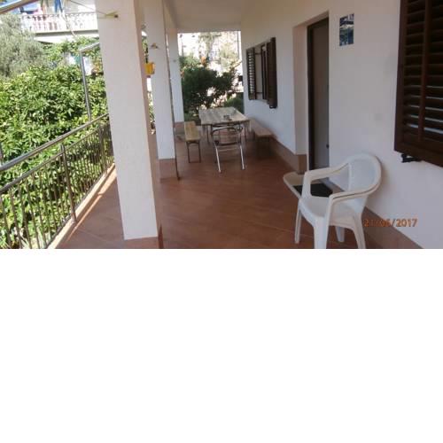Apartment Gdinj - 2
