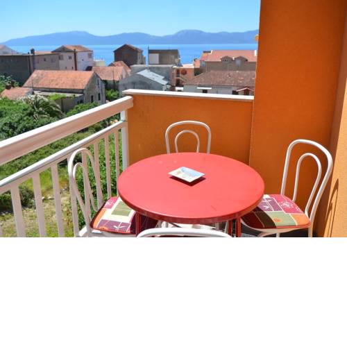 Apartment Gradac 13681c