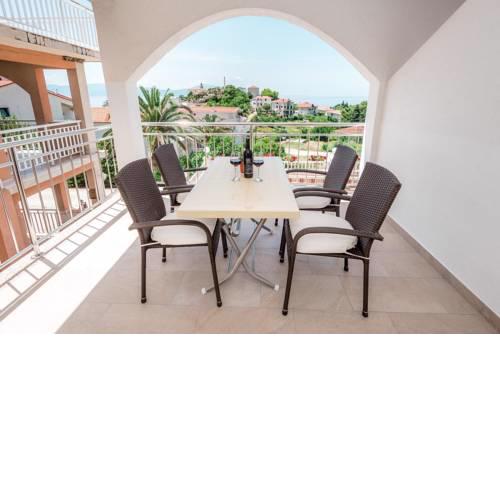 Apartment Gradac 15750a
