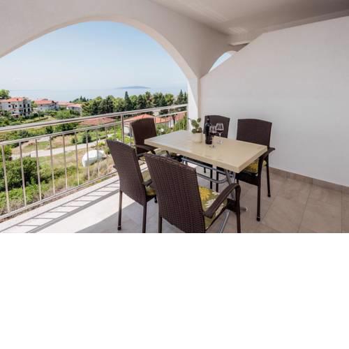 Apartment Gradac 15750d