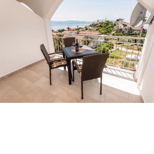 Apartment Gradac 15750e