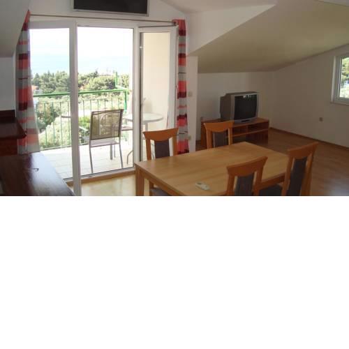 Apartment Gradac 6819a