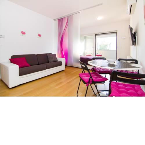 Apartment Green Gold